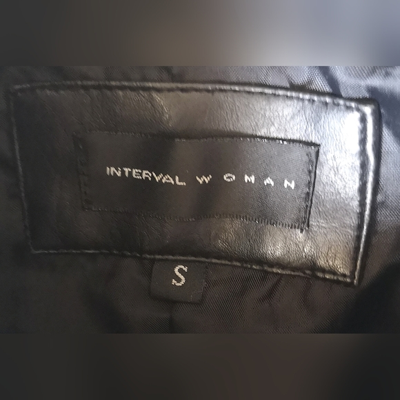 Faux leather jacket. Size S - Picture 5 of 13